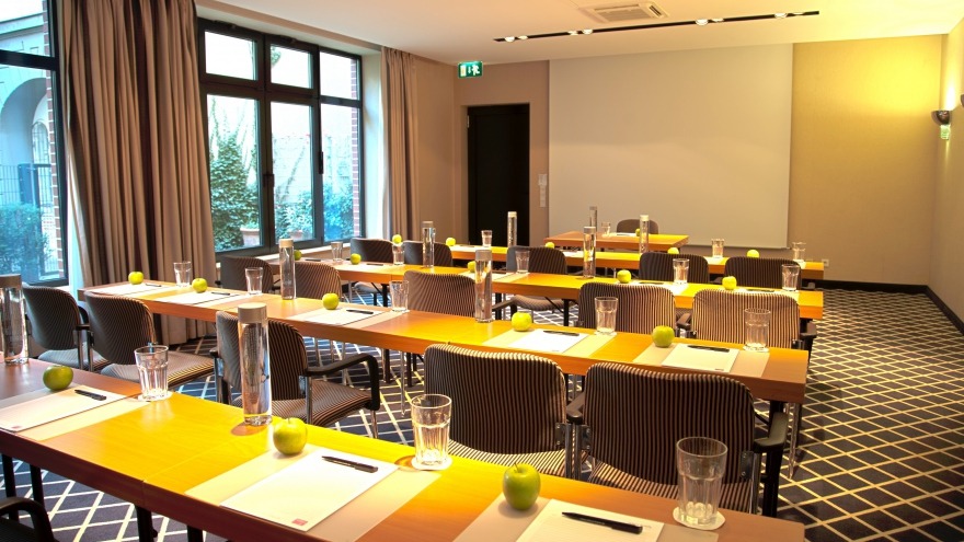 Tagungsraum Hamburg parlamentarische Sitzordnung relexa hotel Berlin - Tagungsraum Hamburg parlamentarische Sitzordnung